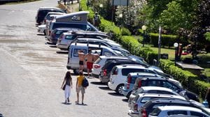 Abbadia, spiagge prese d’assalto: la minoranza denuncia il degrado e chiede misure incisive