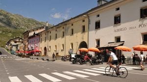 Arriva la “Corriera della Vallespluga”: l’autostop diventa un servizio digitale
