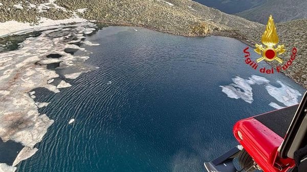 Nel lago Nero con la motoslitta, recuperato dopo quattro mesi