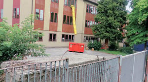 Cantieri nelle scuole Taglio del verde, arredi e interventi in  palestra