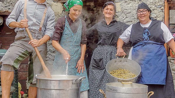 “Mangia in contrada” per vivere le tradizioni E riscoprire la storia