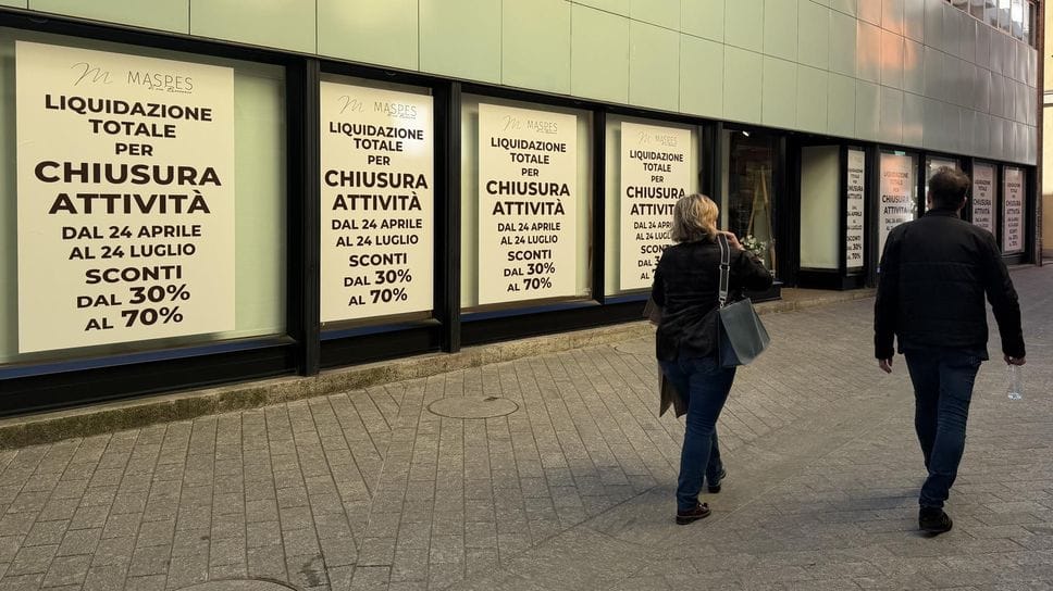 Sondrio, sempre più saracinesche abbassate: ora un questionario per il futuro del centro