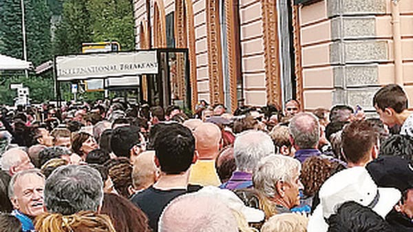 Il lupo e i turisti, gli antieroi sono tra noi