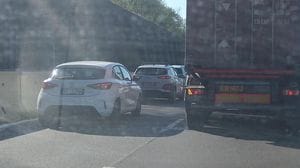 Traffico in tilt sul lago, code infinite tra Mandello e Abbadia
