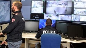 Morbegno, tenta due furti nello stesso giorno: foglio di via per un 28enne