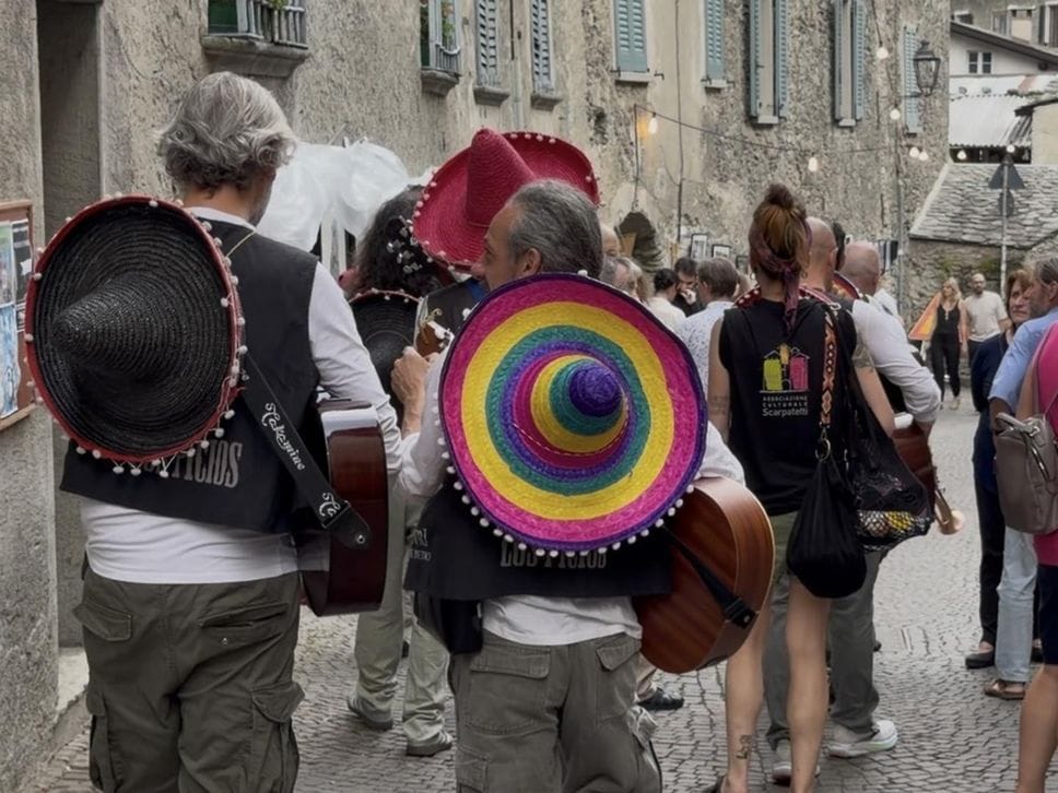 “Scarpatetti Arte”: a Sondrio galleria a cielo aperti, musica e laboratori