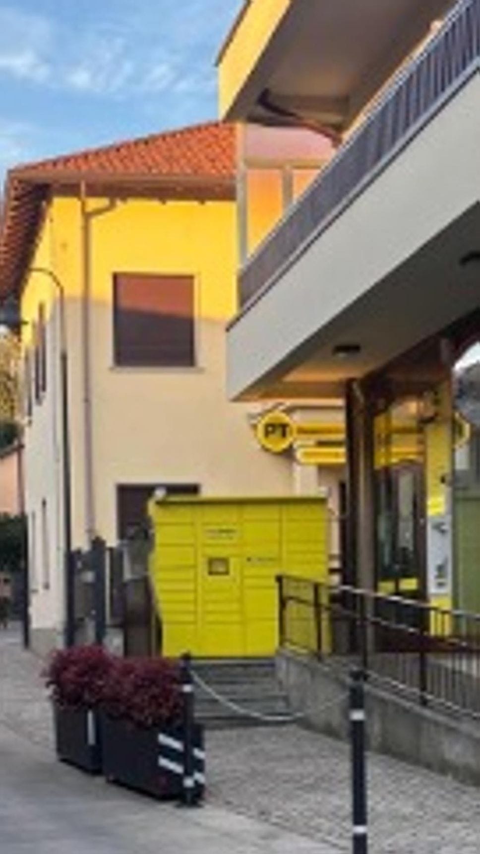 Cassago: «Quel locker è un pugno in un occhio»