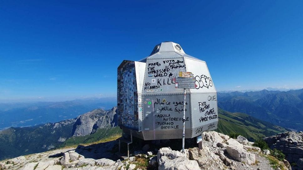 Vandalizzato il bivacco Ferrario