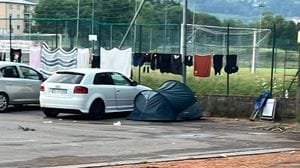 Si accampano al Lavello e razziano il mercatino della Pro loco