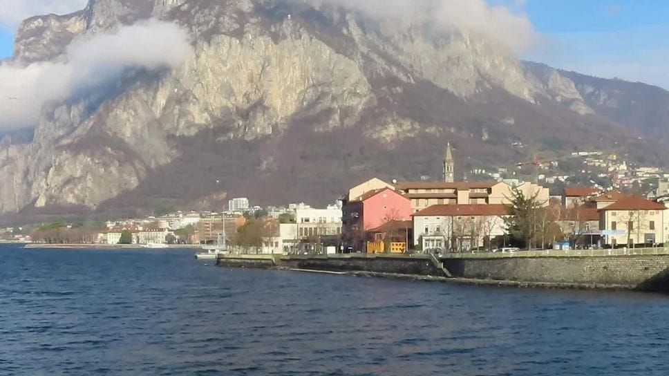 Lecco, lungolago quasi pronto. Rebus piattaforma