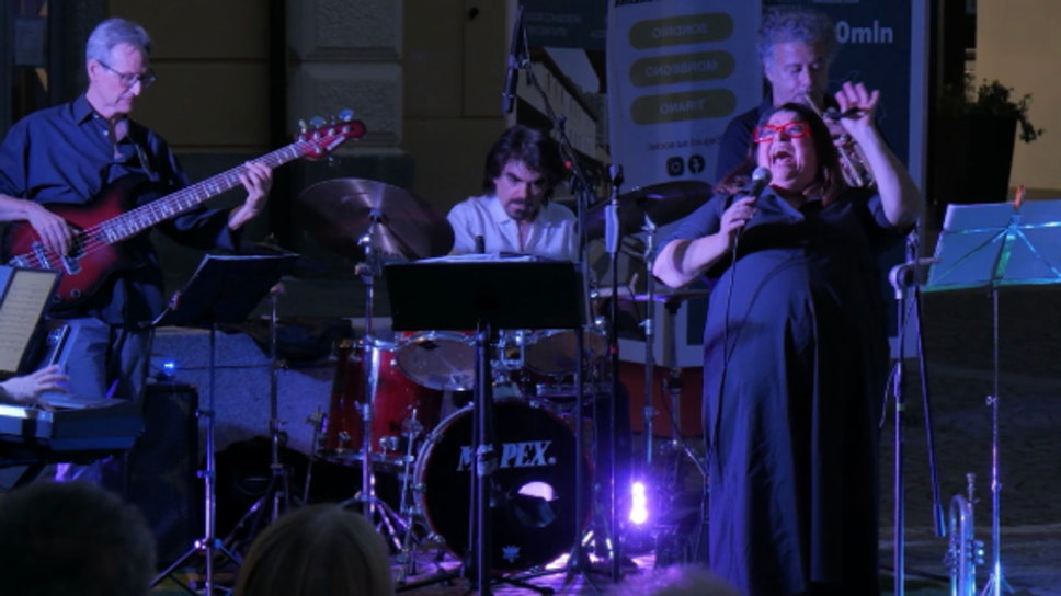 Jazztellina parte con il pienone: Patrizia Conte incanta il pubblico a Tirano