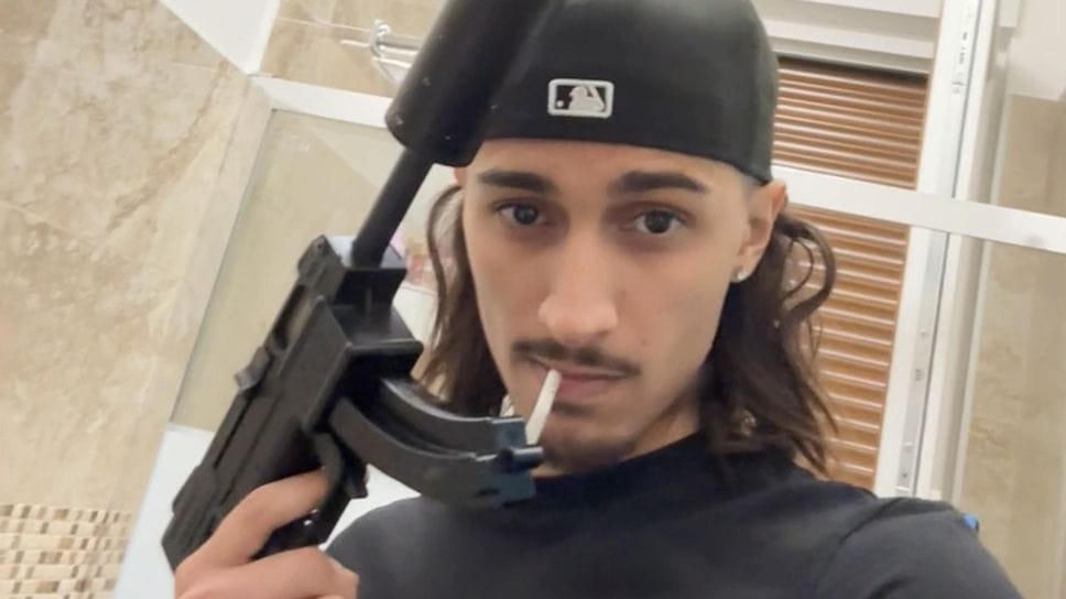 Baby Gang a processo con rito abbreviato per il mitra mostrato nel videoclip: udienza l’8 settembre