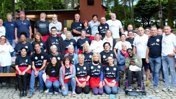 Motoraduno Guzzi, la cucina è pronta: 130 volontari e 800 posti a sedere