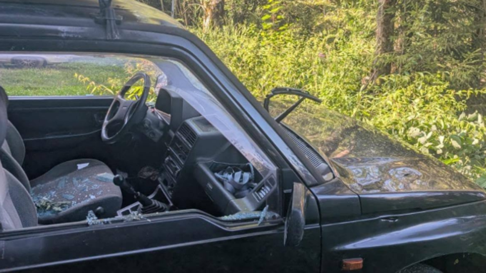Ponte in Valtellina, vandali contro il rifugio Gino e Massimo: jeep distrutta e insulti