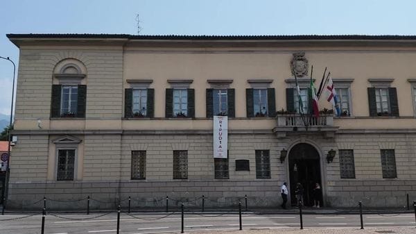 Lecco, comportamenti molesti in centro: quattro Daspo urbani
