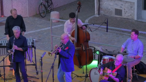 Thomas Kirkpatrick emoziona Ardenno: il jazz diventa memoria con Jazztellina 2026