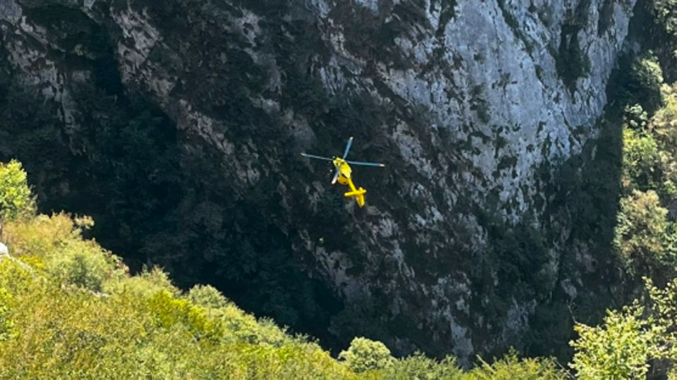Si infortuna nel torrente Caldone: recuperata con il verricello dall’elisoccorso
