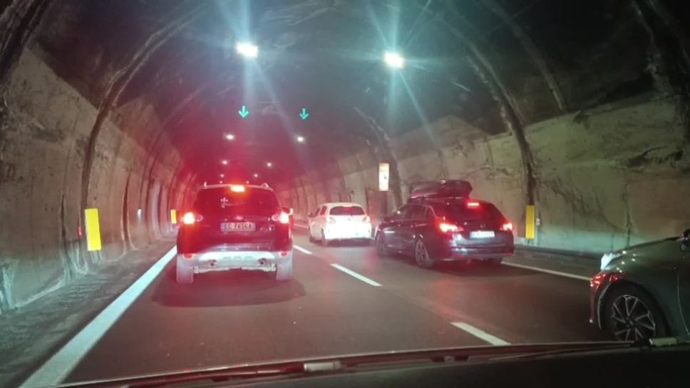 Weekend di code sulla SS36. «Spostate i lavori»