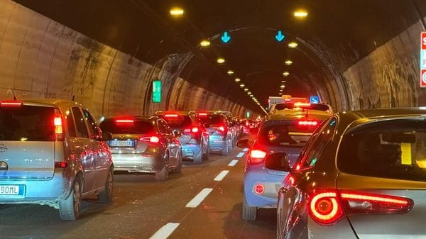 Lecco, piano anti-esodo per agosto: più controlli e stop ai cantieri 