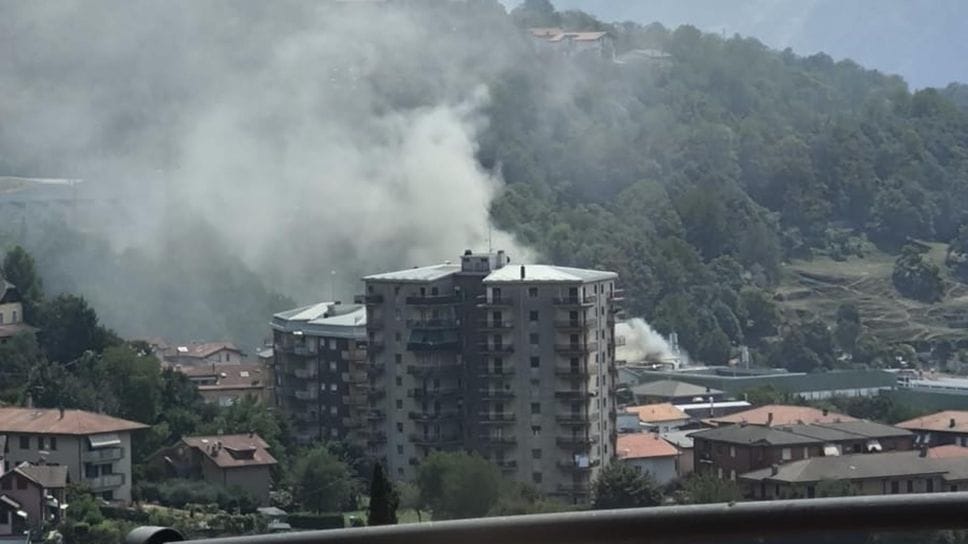 Mandello del Lario, incendio alla Gilardoni: fiamme domate, nessun rischio per la popolazione