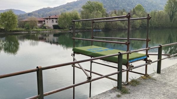 Trampolino sull’Adda rimosso a Brivio: l’intervento delle Gev per evitare che qualcuno si facesse male