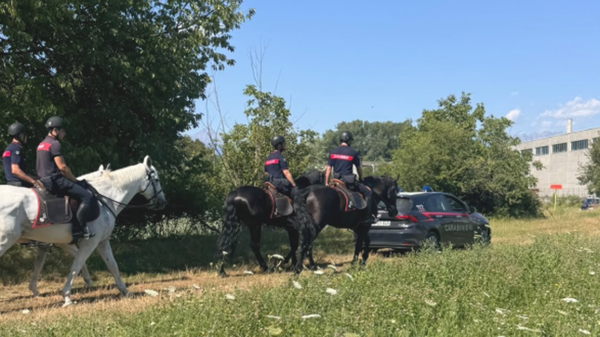 Carabinieri a cavallo contro lo spaccio