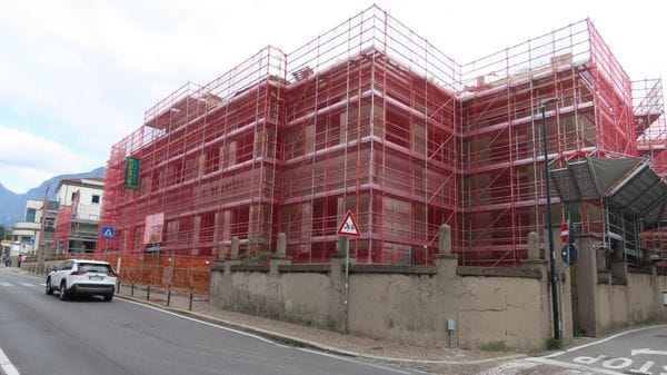 De Amicis di Lecco, Neocos: «Ritardi causati dal teleriscaldamento, nessuna responsabilità dell’impresa»
