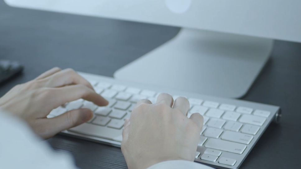 Recensioni online, arriva la stretta sulle fake: «Così si tutelano consumatori e imprese»
