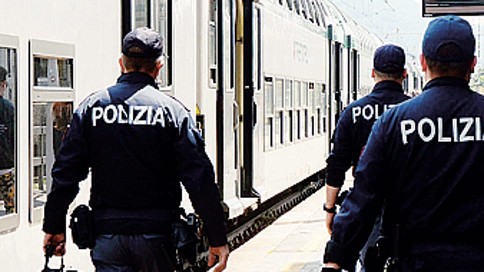 Sondrio: distrugge a bastonate due auto della Polfer, arrestato