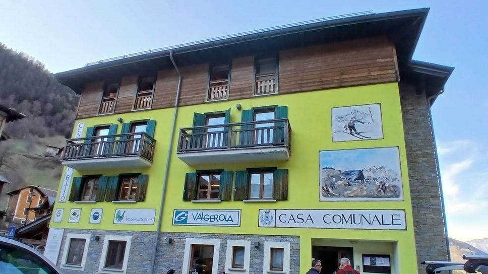 Rifiuti nel bosco del Vallise, il sindaco richiama al rispetto: «Il territorio va trattato come casa propria»