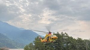 Infortunio in cantiere a Cino, grave 52enne