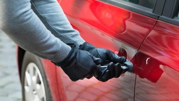 Ladri e finti tecnici: colpi senza sosta