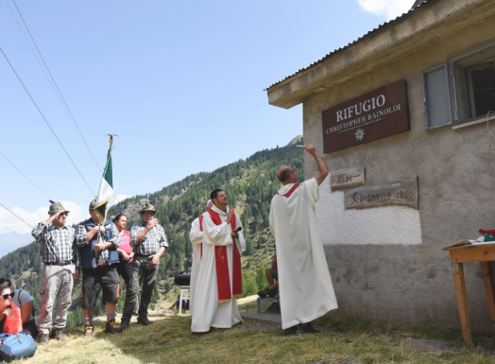 In 350 all’Alpe Caronella per Christopher: ora il rifugio porta il suo nome
