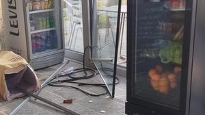 Ladri alla Caffetteria 903 di Monticello, vetrata sfondata e cibo rubato