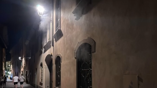 Oggiono, incendio in casa con bombola d’ossigeno: passanti salvano una donna