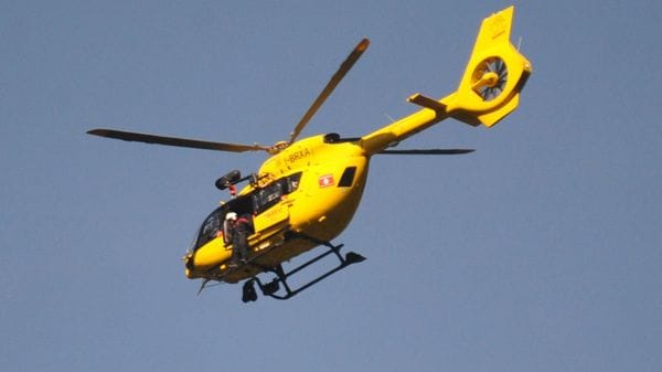 Oga, cade dalla moto: grave quindicenne