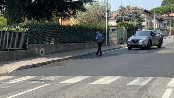 Cade dalla moto a Casatenovo, 23enne in ospedale 