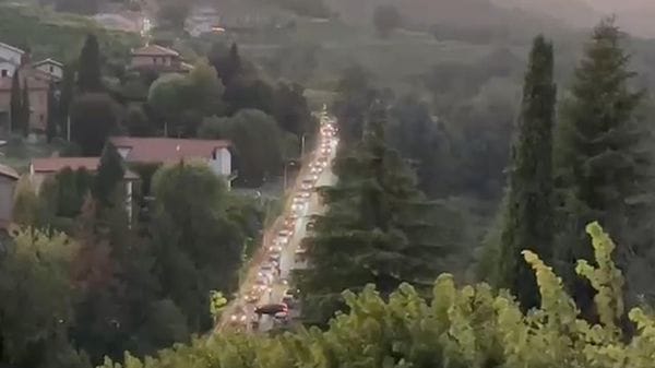 Montevecchia, sessanta multe per l’eclissi: sanzioni a chi ha parcheggiato in divieto