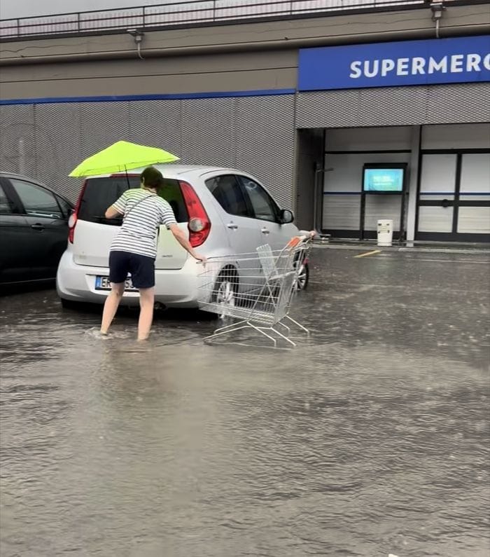 Maltempo in Valtellina, allagamenti e torrenti in piena