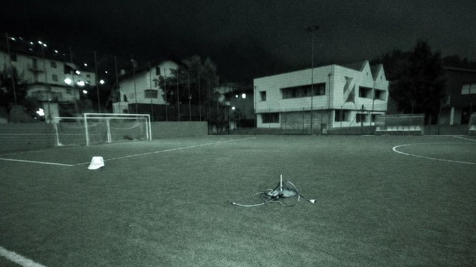 Piuro, vandalismi al campo sportivo. ll sindaco: «Denuncia se non pagano i danni»