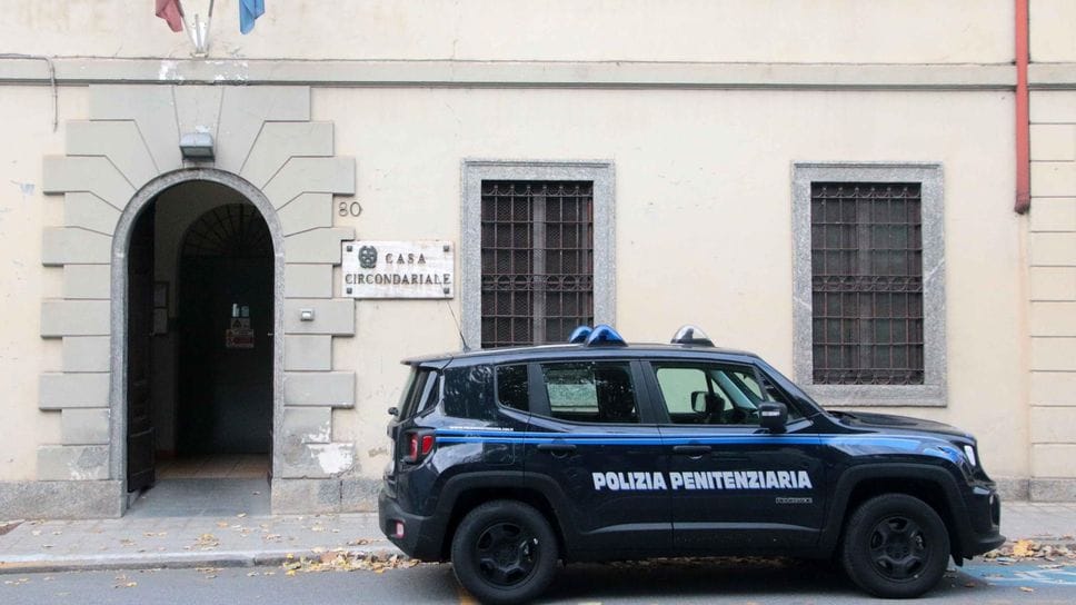 Resta in carcere il 42enne fuggito all’alt 