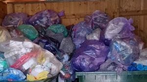 Troppi rifiuti abbandonati a Lierna. «Ora basta, da settembre si cambia»