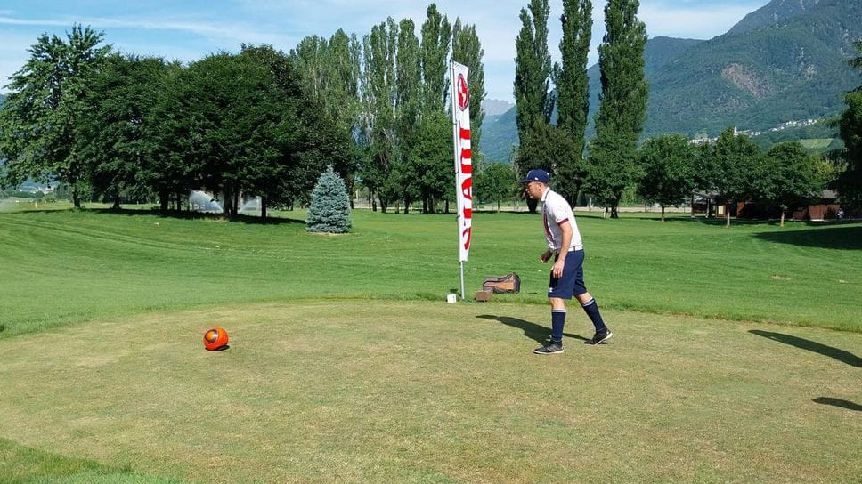 Caiolo, il golf si gioca con i piedi: nel weekend debutta il Footgolf