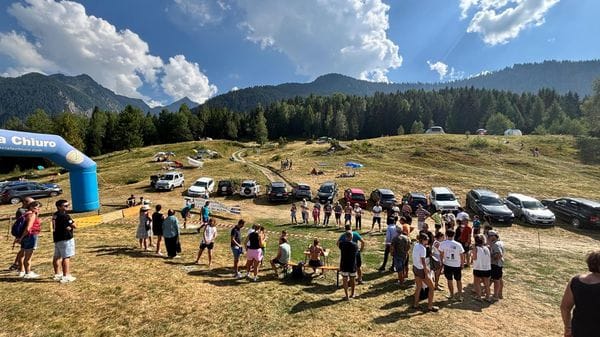 Alpe Piazzola tra festa e memoria: il ricordo di Christofer commuove la montagna