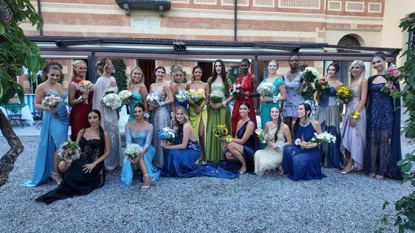 Varenna Fashion Night, Villa Cipressi sfila sulla passerella dell’eleganza