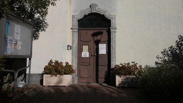 Allarme sicurezza a Mandello: «Evitate i post social e segnalate alle forze dell’ordine»