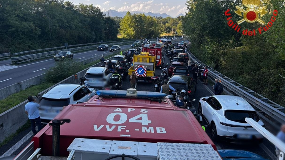 Grave incidente sulla 36 in direzione Lecco: due minorenni soccorsi in codice rosso