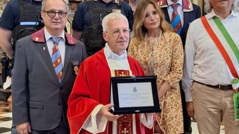 Malgrate, festa al palazzetto per salutare don Andrea