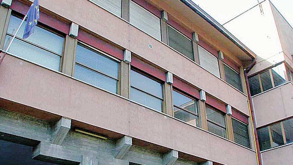 Parini, sostituiti i lucernari per fermare le infiltrazioni d’acqua
