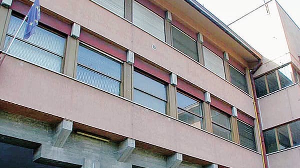 Parini, sostituiti i lucernari per fermare le infiltrazioni d’acqua